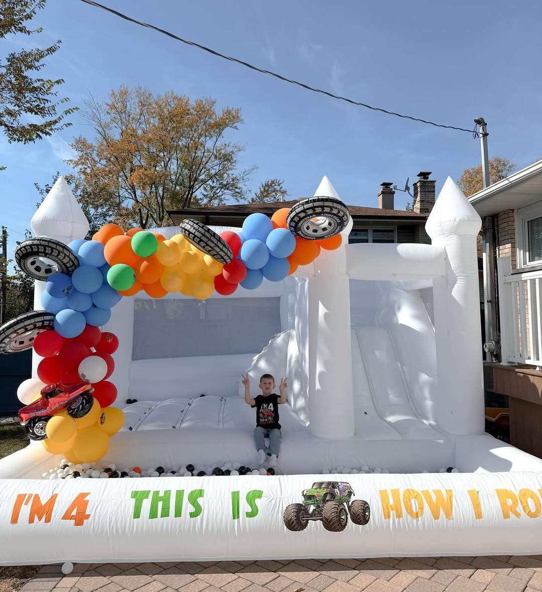 White Inflatable Bounce House with Slide for Kids Birthday Party Decoration