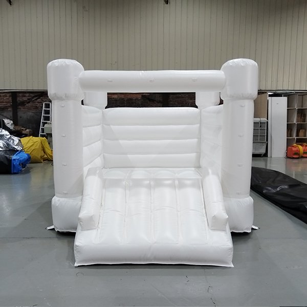 PVC bouncy castle with entrance slide for children jumping play