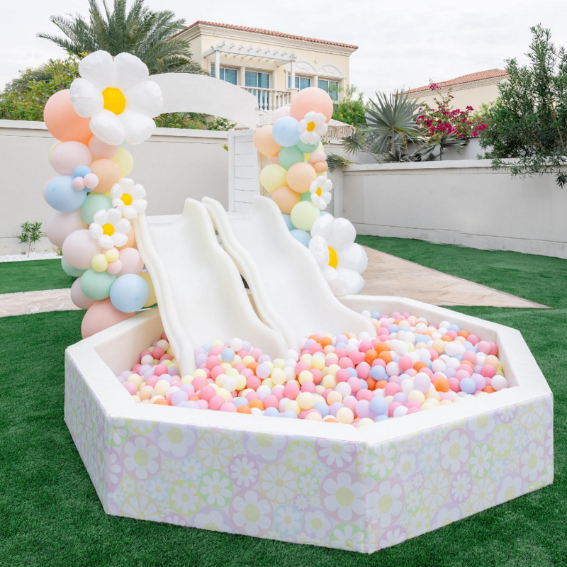 Double slide soft play ball pit 