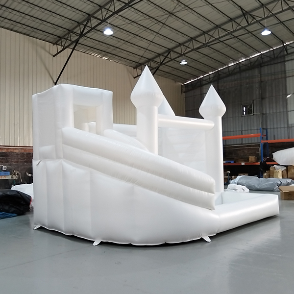 Château de rebond gonflable de mariage avec extension de diapositive