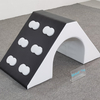 Tunnel de jeu doux en bas âge en noir et blanc pour ramper et grimper