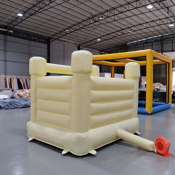 kids-yellow-bouncy-castle-for-indoor-play