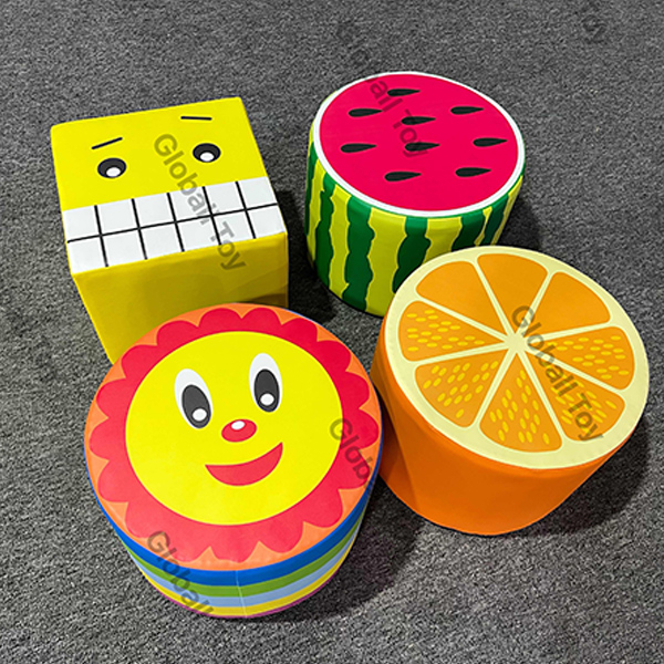 Blocs de construction en mousse colorés fixés pour les enfants fournisseur de terrain de jeu d'intérieur