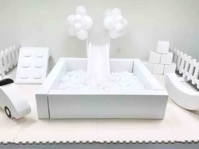 Tous les blancs pour les enfants de la zone de jeu blanche Balles de balle à balles pit-puits pour enfants playpen_640_479