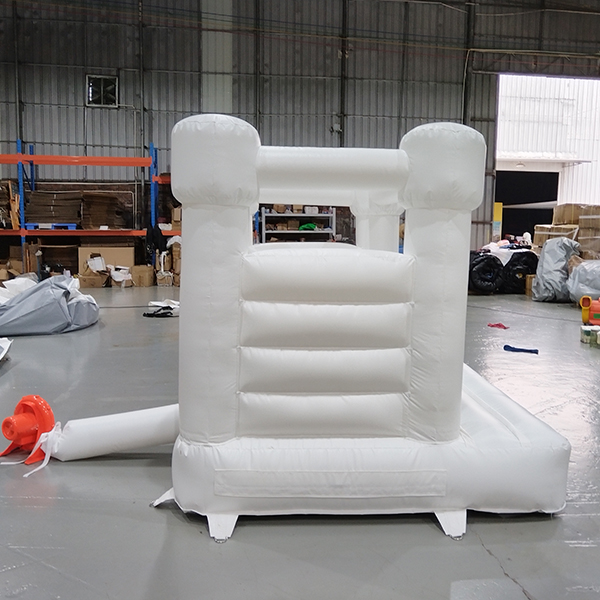 Komercyjny biały dmuchany domek do zabawy na imprezy
