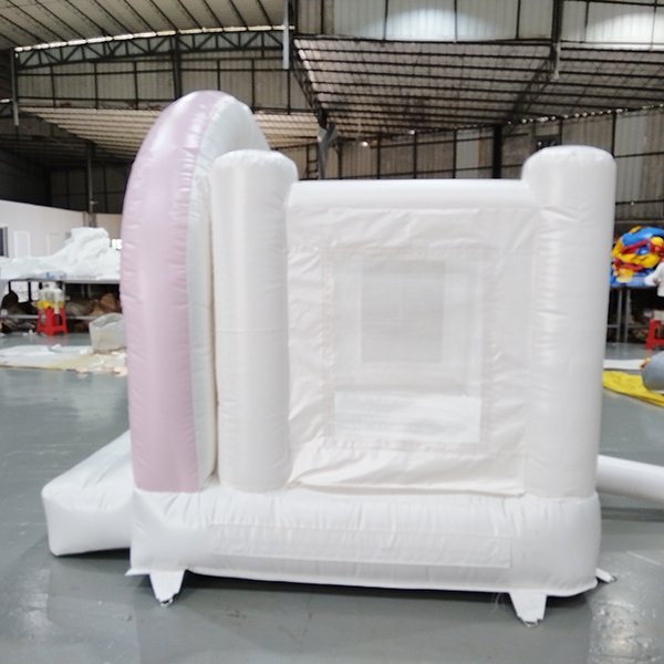 Charming Arch Bounce House with Rainbow Design for Factory Use