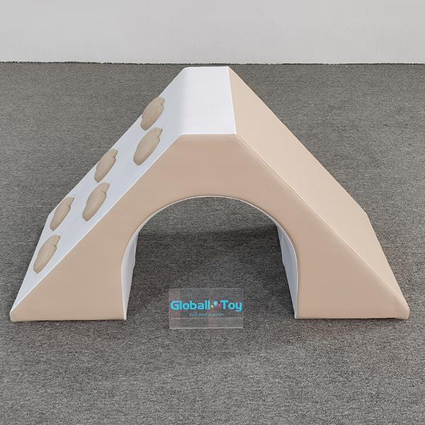 Witte, ronde, zachte speelbarrière voor babyveilige zones