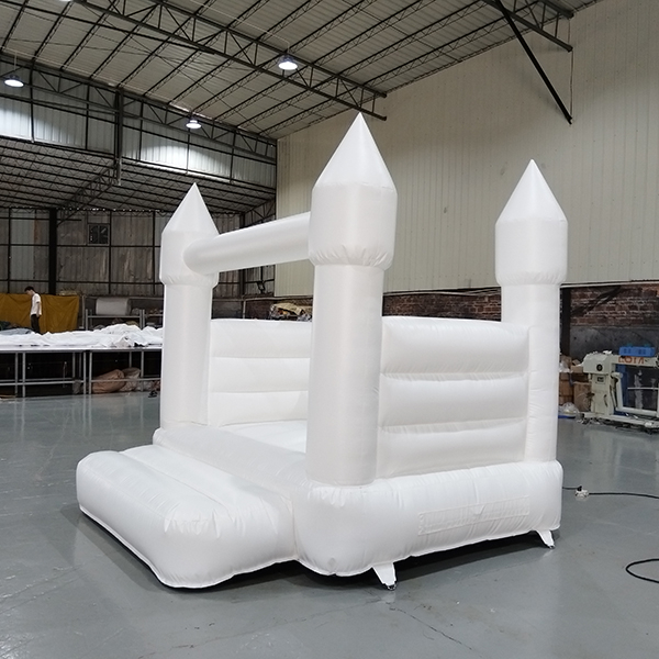 white-bouncy-castle-with-slide-for-indoor-play