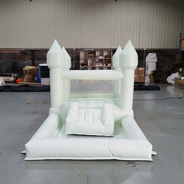 white-bouncy-castle-with-slide-wholesale-distributor