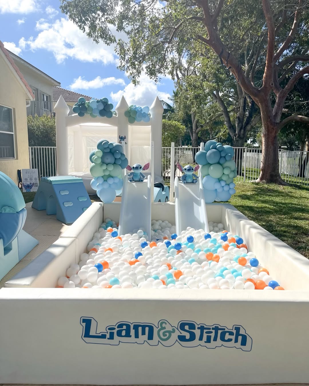 Square ball pit with slide