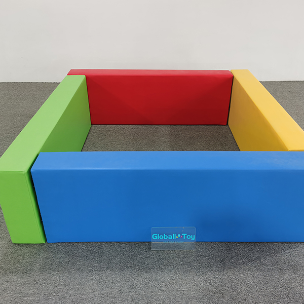 Soft play surrounding fence for daycare facilities