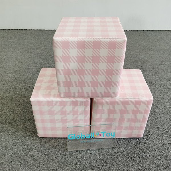 morbidi blocchi da gioco a scacchi rosa per bambini