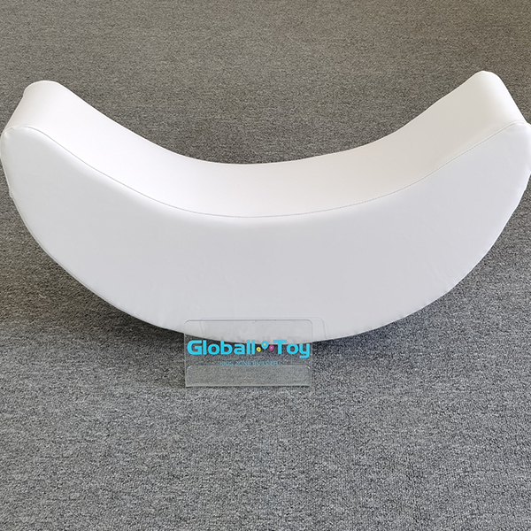 Soft Rocker yang ergonomis untuk pelatihan keseimbangan bayi