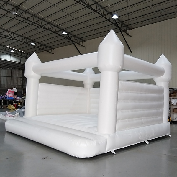 white-inflatable-jumping-castle-for-parties