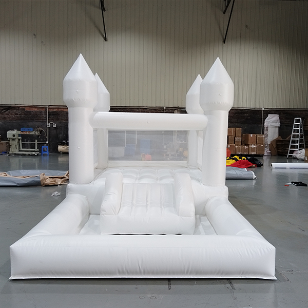 Commercieel-wit-stuiter-castle-met-slide-voor-kids