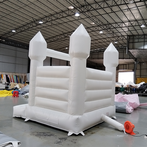 wit-inflatable-bounce-castle-voor-bruiling-huurheffing