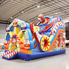 slide inflável com tema de parque de diversões para eventos ao ar livre