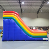 scivolo-gonfiabile-arcobaleno-in-pvc-resistente-per-eventi