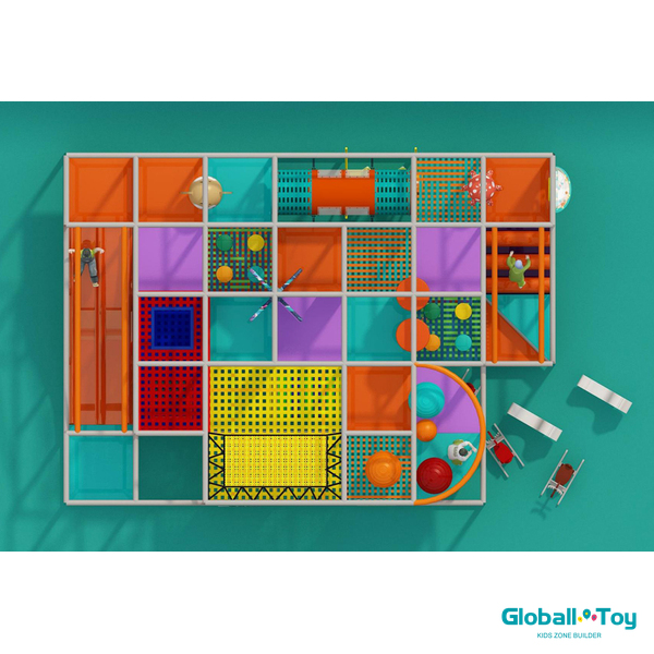 Estruturas macias personalizadas para playground interno com redes de escalada e túneis