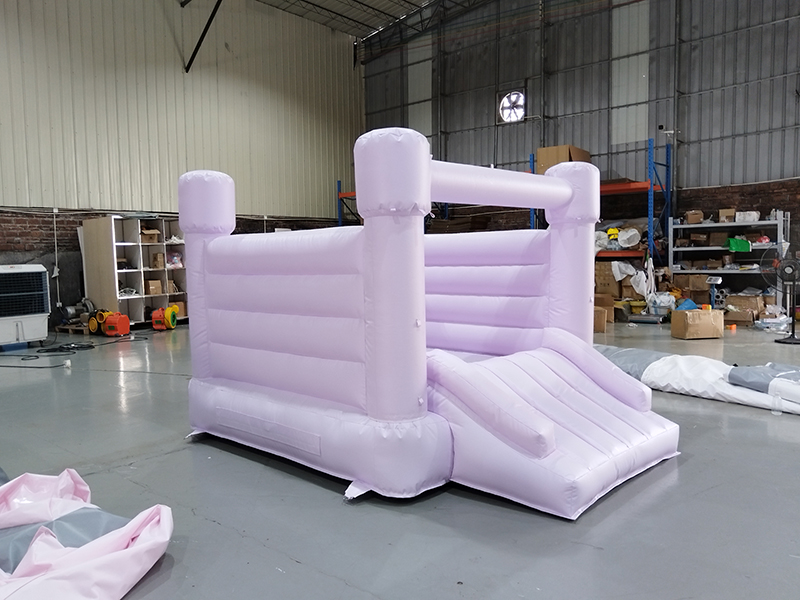 lavender-goyang-rumah-dengan-slide-untuk-pesta