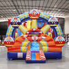 casa inflável colorida para carnaval com escorregador para aluguel de eventos