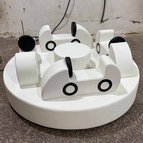 White Soft Play Spinner Car Shape for Indoor Kids Zone