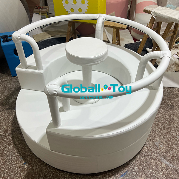White soft roundabout playground equipment for indoor kids activity center