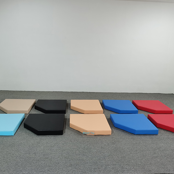 set bantal bermain warna-warni untuk penggunaan pesta anak-anak