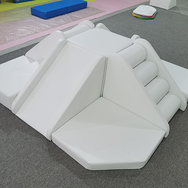 round white soft ball pit with steps for baby playground