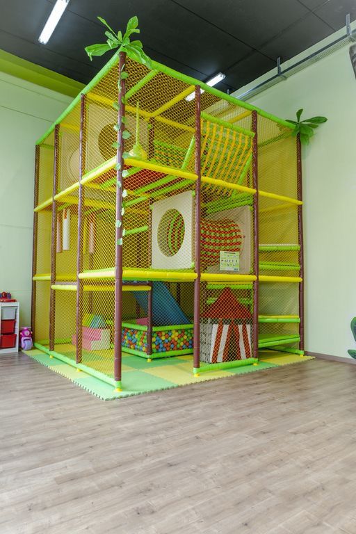 Indoor Soft Play Jungle Gym mit B&auml;llebad und Kletterstruktur – kommerzielle Kinderspielger&auml;te