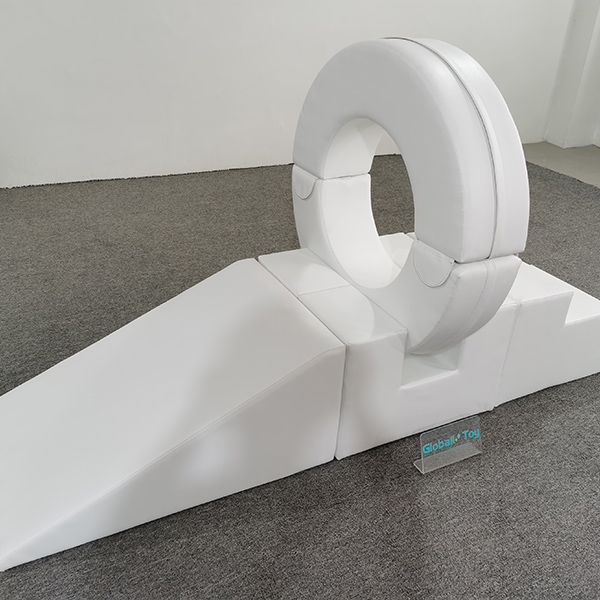 Tamamen beyaz-yumuşak play-play-play-ring-slide