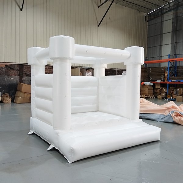 Château gonflable blanc commercial pour les enfants Zone de jeu douce