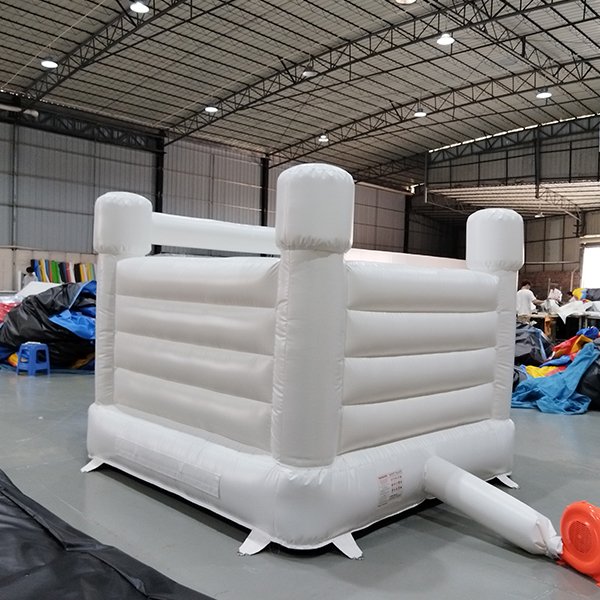 Commercial inflatable castle bouncer with smooth slide design