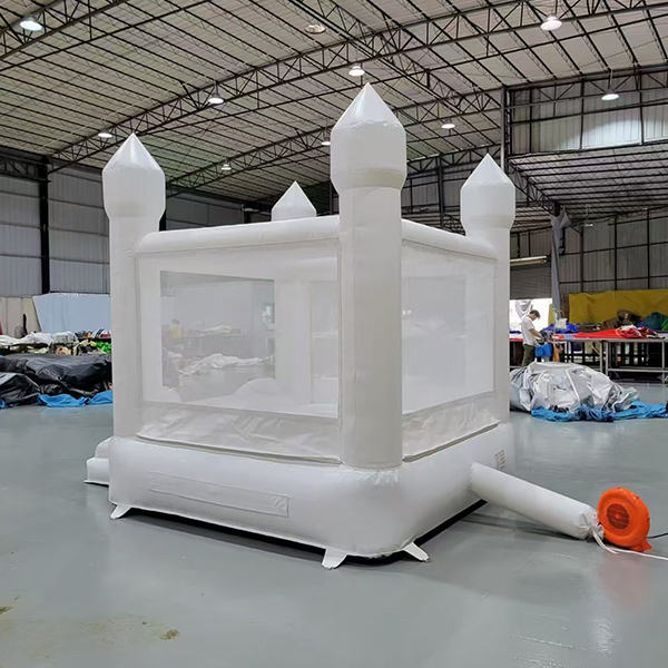 White Inflatable Bouncy Castle With Slide Commercial Bounce House For Kids Factory