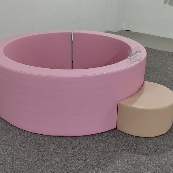 Cercle de jeu en mousse modulaire rose pour une utilisation préscolaire