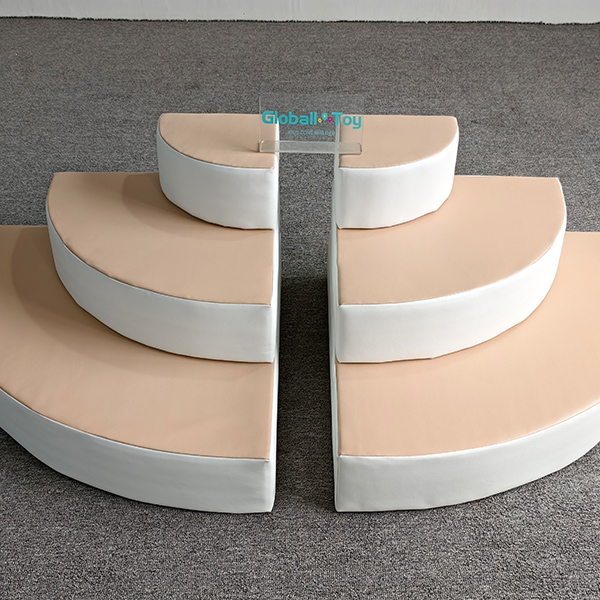 White round soft play mat for children's playrooms