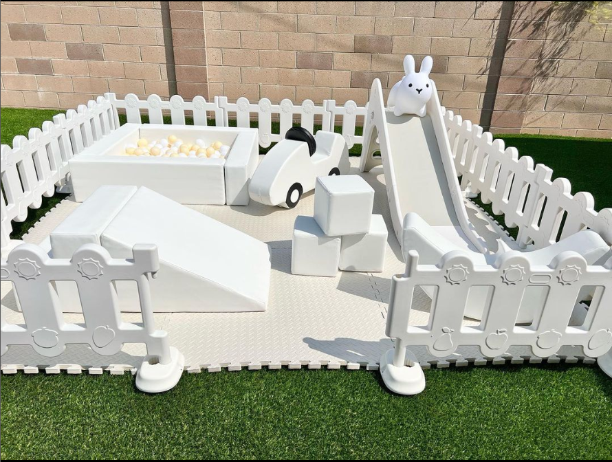 Ballenbakballenspeelplaats binnenspeeltuin