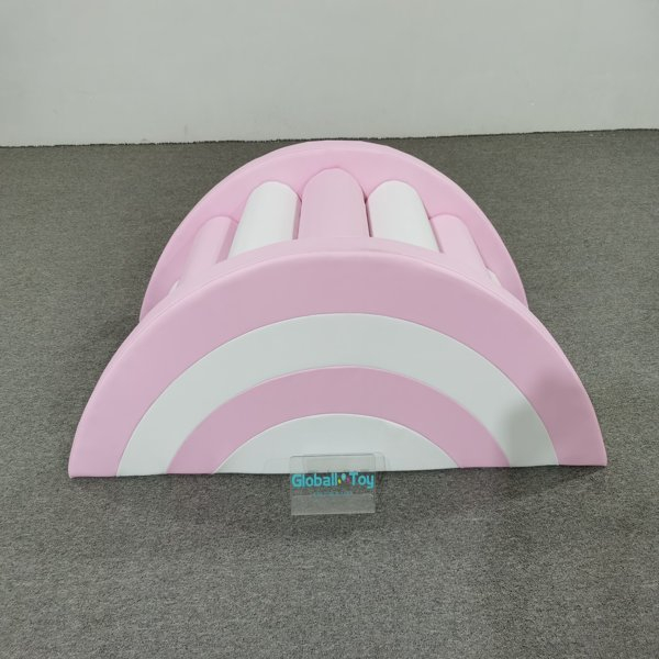 pemasok-peralatan-bermain-pelangi-pendaki-krem-dalam ruangan-bermain-lembut