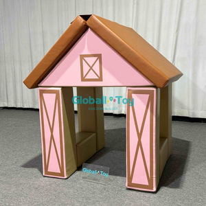 Design de maison pour enfants avec un toit marron et des murs roses