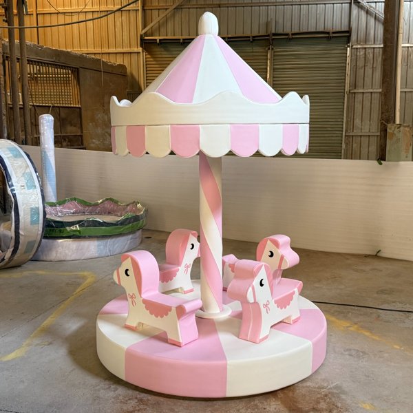 Round horse soft play spinner with shade for daycare use