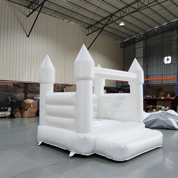 white-inflatable-jumping-castle-for-sale