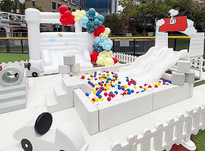 Childrens play equipment