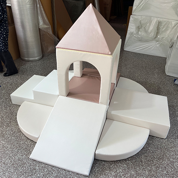 Playhouse de château d'escalade avec fournisseur de diapositives