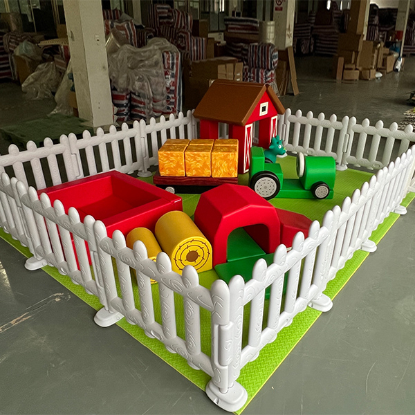 Farm-themed soft play set wholesaler