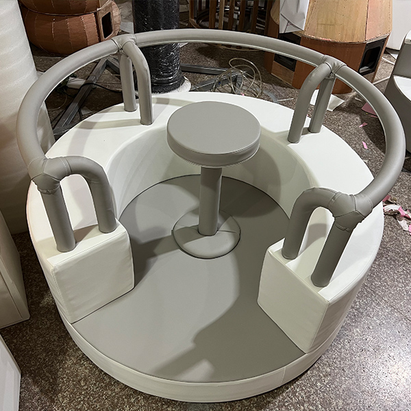Jouet de terrain rotatif rond pour l'aire de jeux intérieure