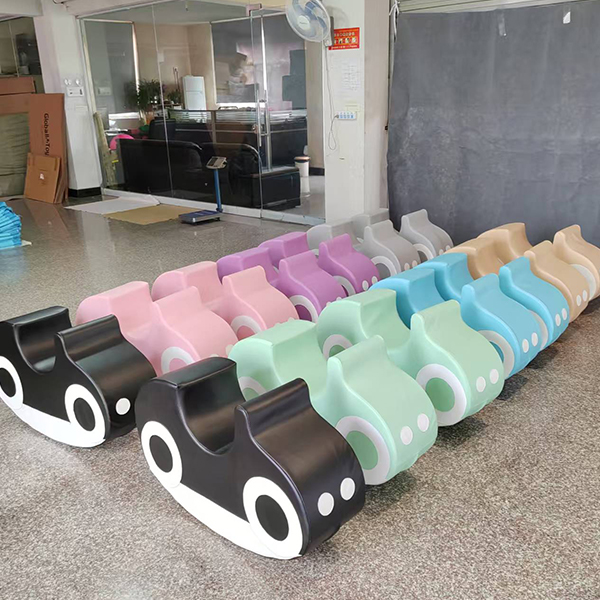 Équipement de jeu souple intérieur avec rampe coulissante pour enfants