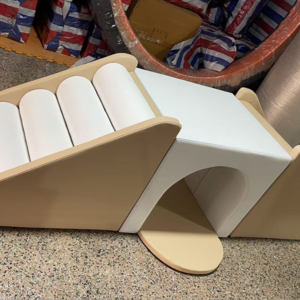 PlayPen doux ci-joint avec panneaux de vue de fenêtre