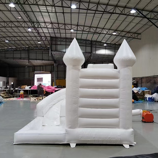 Yüksek kaliteli beyaz şişirilebilir sıçrama evi ile slayt ticari sınıf düğün bouncy kale combo çocuklar için açık kapalı parti kiralama