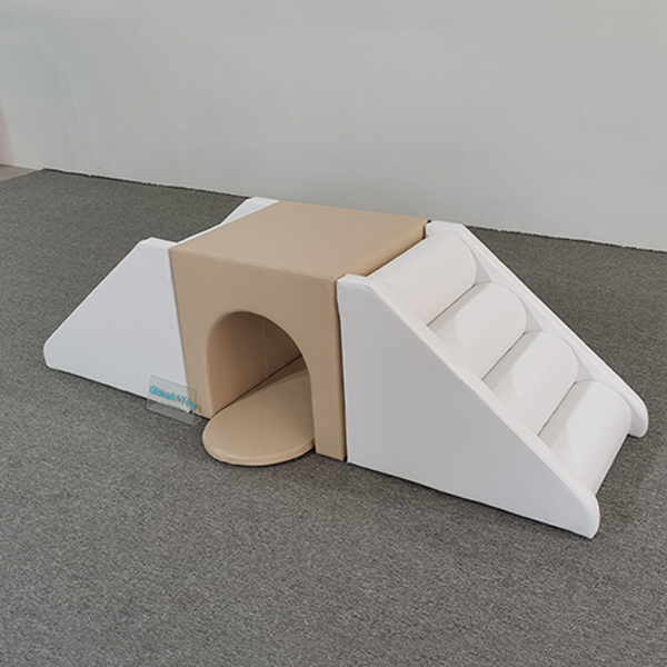 Tunnel de jeu doux et rampe d'escalade pour enfants