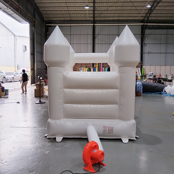 castillo-de-rebote-blanco-para-boda-en-venta